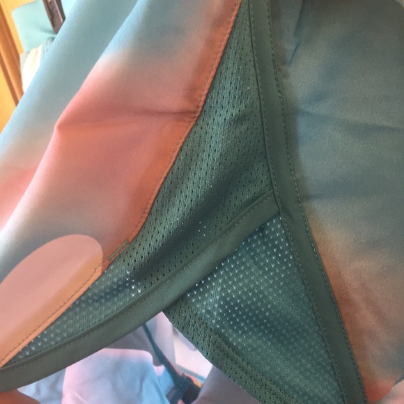 Under Armour Running/Athleisure Shorts, L, NWT! - Picture 4 of 9